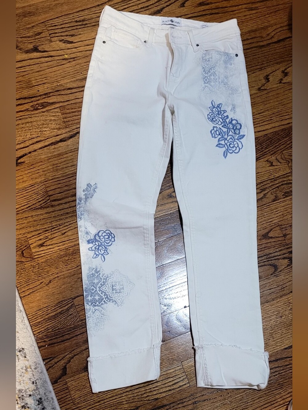 Black Daisy White Cropped Jeans with Blue Floral Print